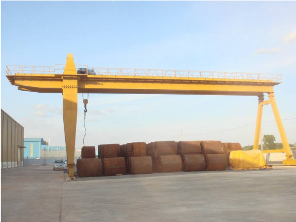 Thi công lắp đặt cầu trục, cổng trục, thang tải hàng